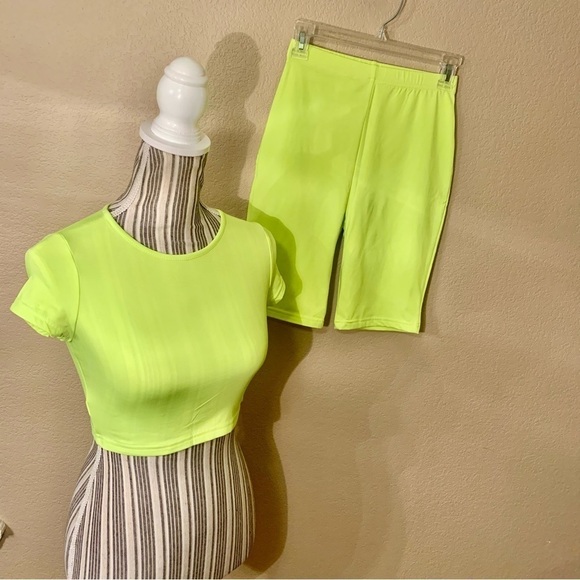 Sale! NEW 2-Pce Set S Neon Yellow Bike Shorts & Short-Sleev Top Back Zip Stretch - Picture 1 of 13